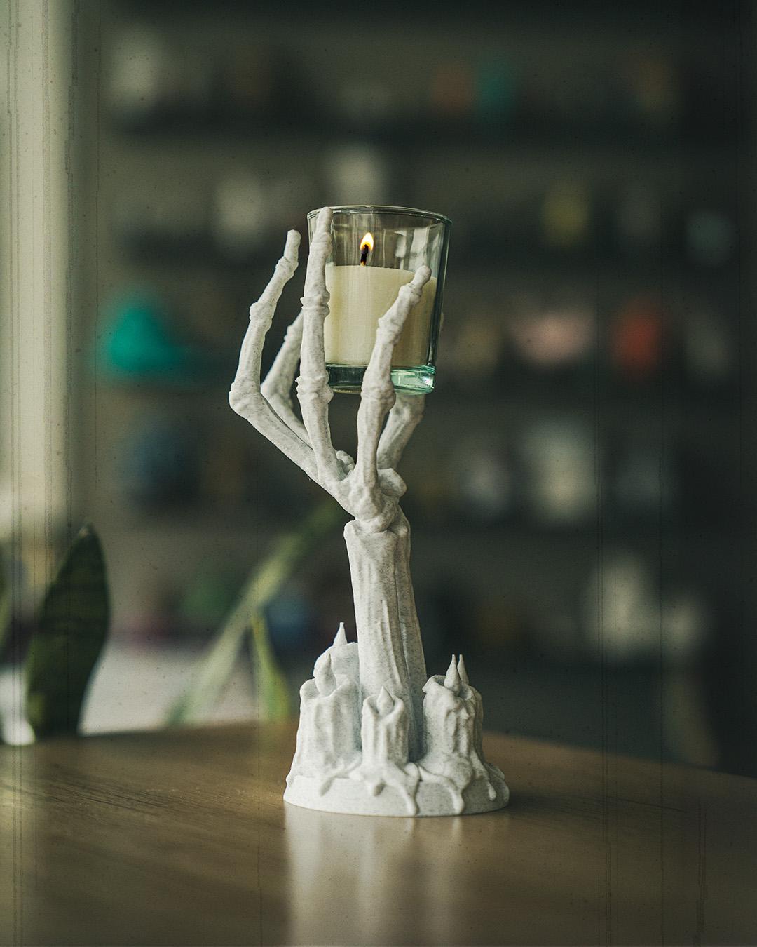 Flame Brace - Haunting Candle Holder for dark Halloween evenings