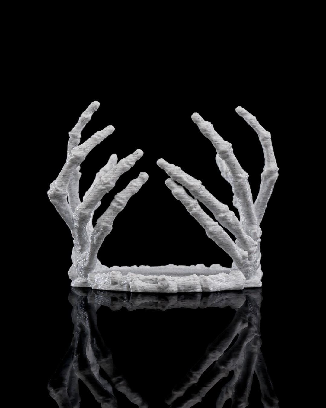 Light Touch Candle Holder - Haunting Candle Holder for dark Halloween evenings